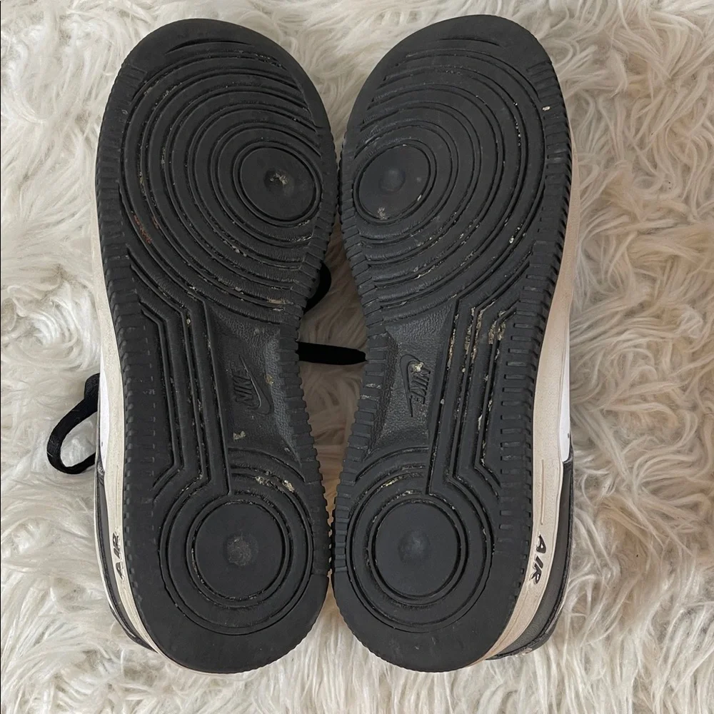 NIKE Air Force 1 LV8 Sneaker Big Kid Size 7Y Black & White - Picture 9 of 10